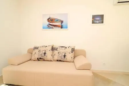 Seafront Silence Apartment *