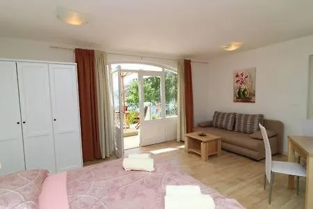 Seafront Silence Apartment *