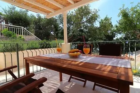 Seafront Silence * 特雷斯塔尼克